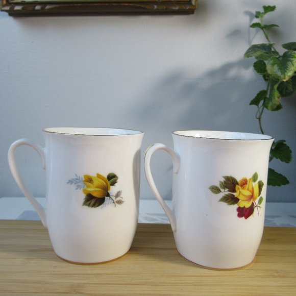 2 Fine Bone China Mugs Roses by Royal Windsor, England - Picture 2 of 13